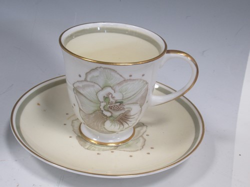 Lot 66 - A Susie Cooper bone china Azalea pattern part...