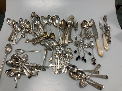 Lot 209 - A large collection of silver assorted flatware,...