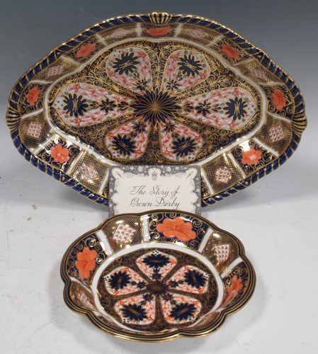 Lot 32 - A Royal Crown Derby lozenge shape dish, 4.25 x...