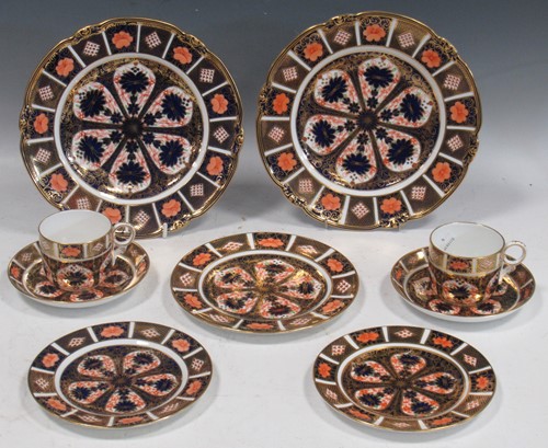 Lot 2 - A Royal Crown Derby part tea set, including...