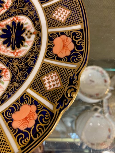 Lot 2 - A Royal Crown Derby part tea set, including...