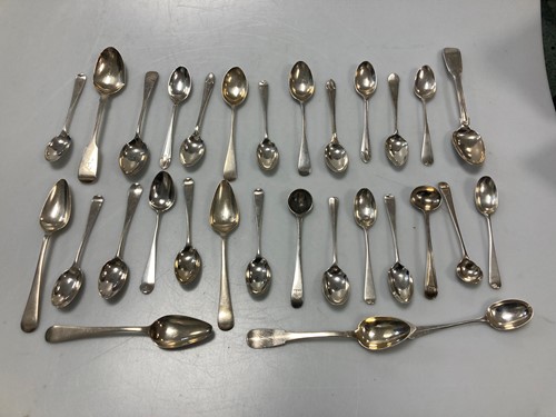 Lot 206 - A collection of assorted silver flatware,...