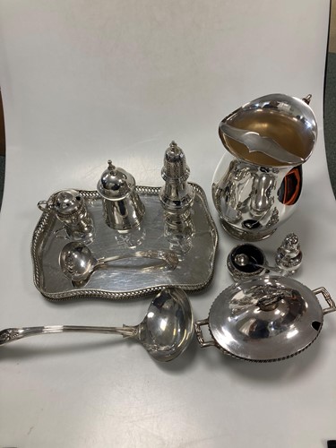Lot 199 - A cased set of 12 silver teaspoons and tongs,...