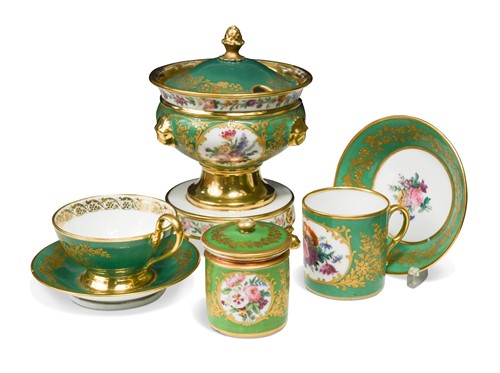 Lot 555 - A Paris porcelain service, late 19th century
