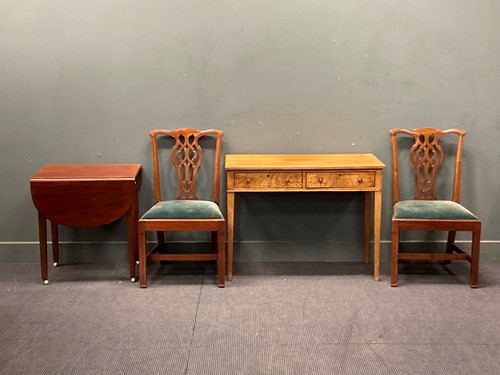 Lot 462 - A Regency mahogany side table with line inlay...