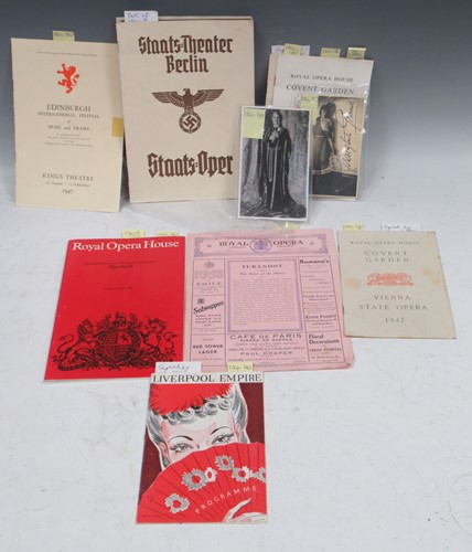 Lot 145 - A collection of 12 autographs of renowned...