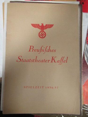 Lot 145 - A collection of 12 autographs of renowned...