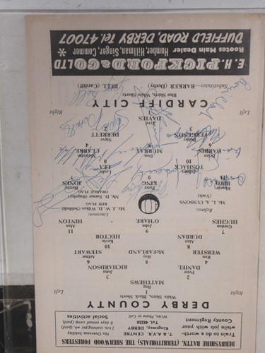 Lot 163 - A collection of sporting autographs,...