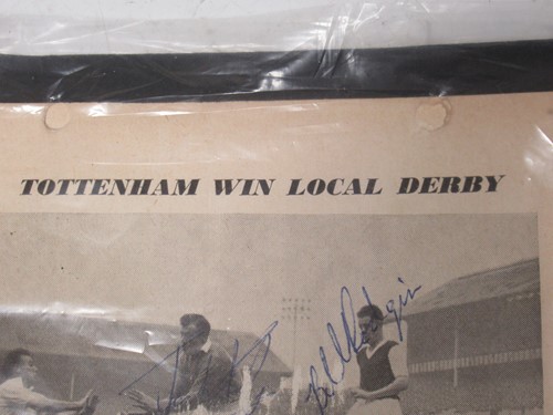 Lot 163 - A collection of sporting autographs,...
