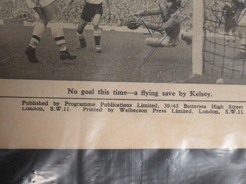 Lot 163 - A collection of sporting autographs,...