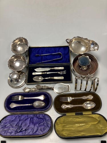 Lot 200 - A large collection of silverware including...
