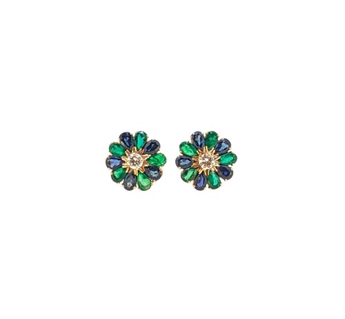 Lot 129 - A pair of diamond, sapphire and emerald cluster ear studs