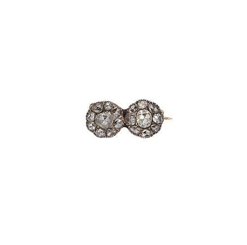 Lot 176 - A double diamond cluster brooch