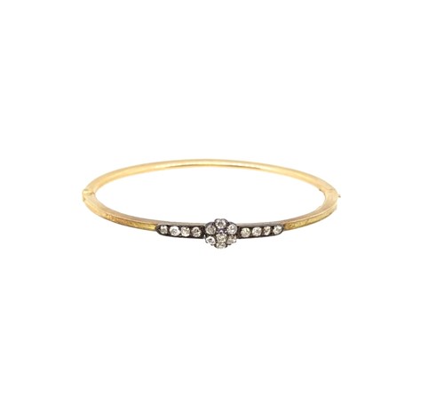 Lot 167 - A Victorian diamond set hinged bangle