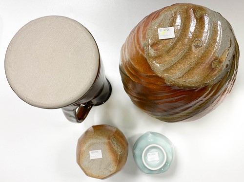 Lot 51 - A small collection of studio ceramics