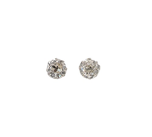 Lot 270 - A pair of single stone diamond ear studs