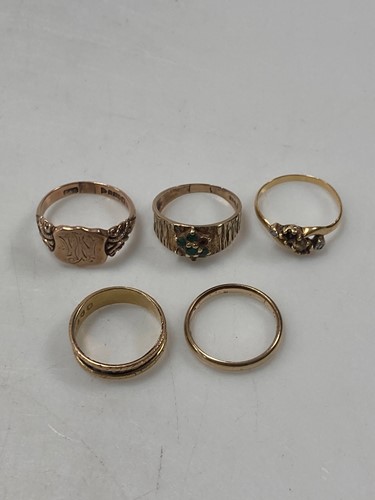 Lot 151 - A hallmarked 18ct gold mourning ring and a...