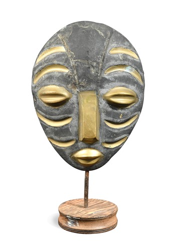 Lot 11 - A contemporary patinated bronze face mask