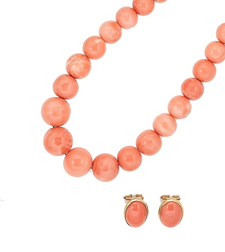 Lot 24 - A coral bead necklace, together with a pair of ear studs