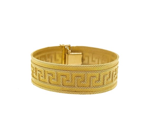 Lot 262 - A Greek key style bracelet