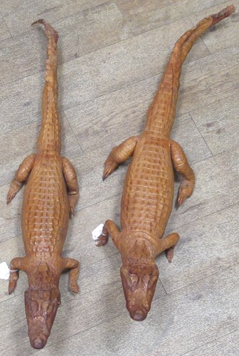 Lot 96 - A pair of taxidermy caymans, 106cm long