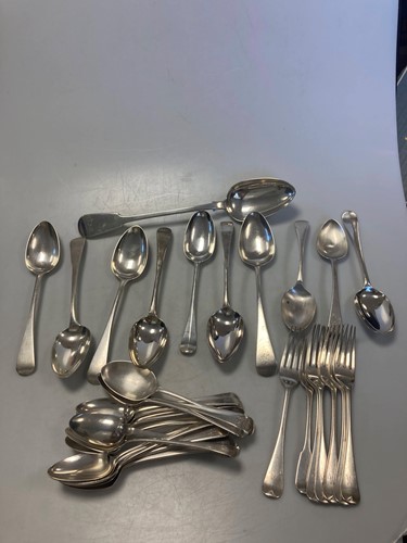 Lot 196 - A collection of assorted silver flatware,...