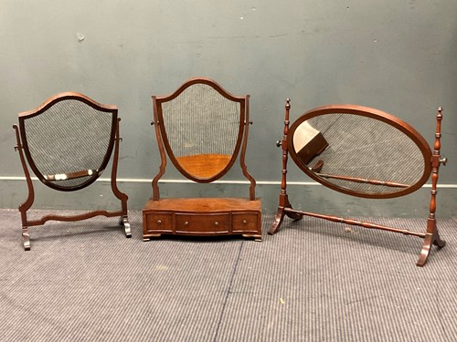 Lot 374 - A George III style mahogany dressing table...