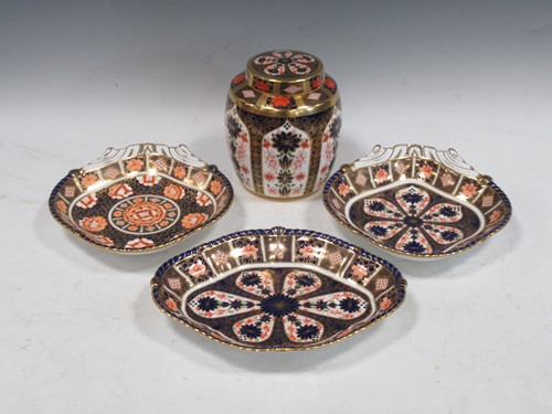 Lot 20 - A collection of Royal Crown Derby imari...