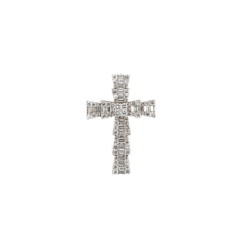 Lot 173 - A diamond set cross pendant