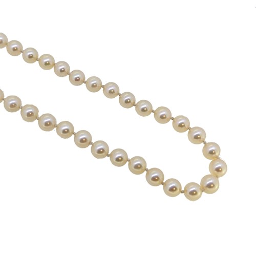 Lot 193 - A rope length pearl necklace