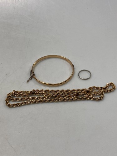 Lot 159 - A hallmarked 9ct gold rope chain weight 16.2g,...