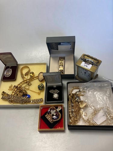 Lot 179 - A hallmarked 9ct gold mesh style necklace,...