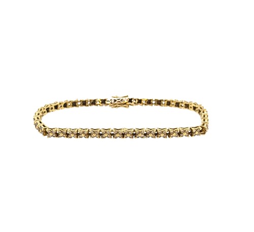 Lot 252 - An 18ct gold diamond set bracelet
