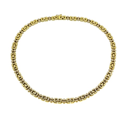 Lot 255 - A fancy collarette necklace