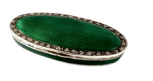Lot 413 - An early 20th century silver and enamel snuff box