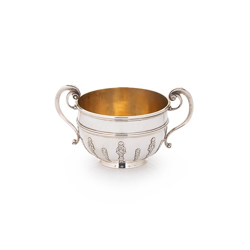 Lot 504 - A late Victorian silver porringer style bowl