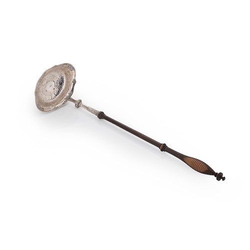 Lot 582 - Edinburgh - A George IV silver punch ladle