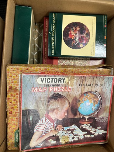 Lot 103 - A large collection of various jigsaws...