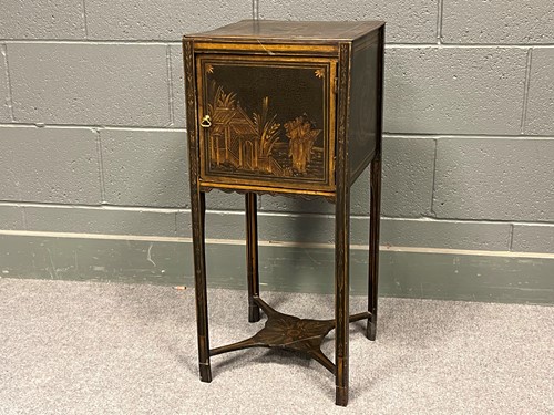 Lot 761 - A George III style black and gilt japanned...