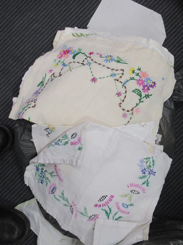 Lot 143 - A quantity of fabric and textiles to include a...