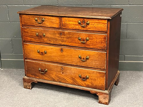 Lot 756 - A George III mahogany chest of drawers 91 x...