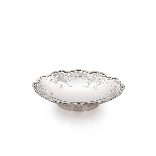 Lot 562 - A George VI silver fruit dish