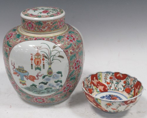 Lot 19 - An early 20th century Chinese famille rose jar...