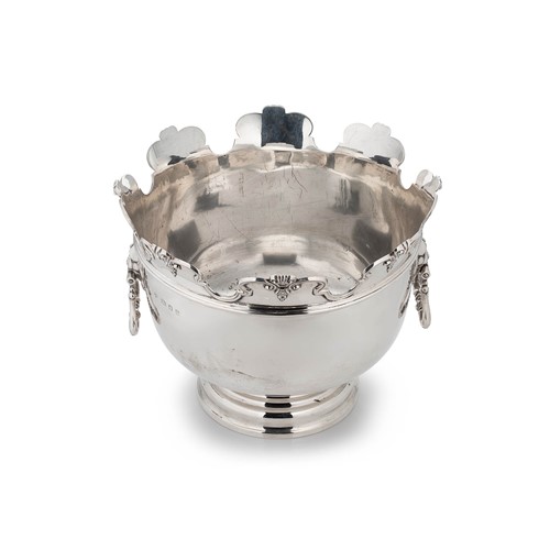 Lot 551 - A George V silver monteith