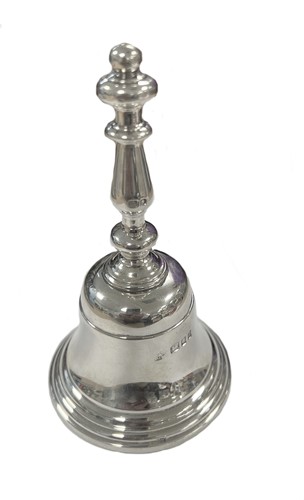 Lot 433 - A mid 20th century cast silver table bell