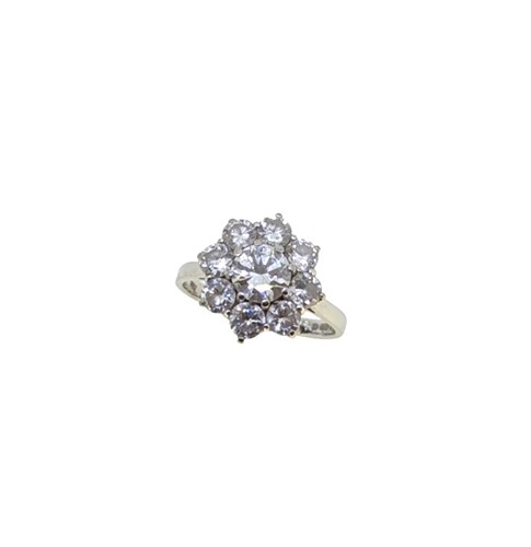 Lot 281 - A late 20th century diamond cluster ring