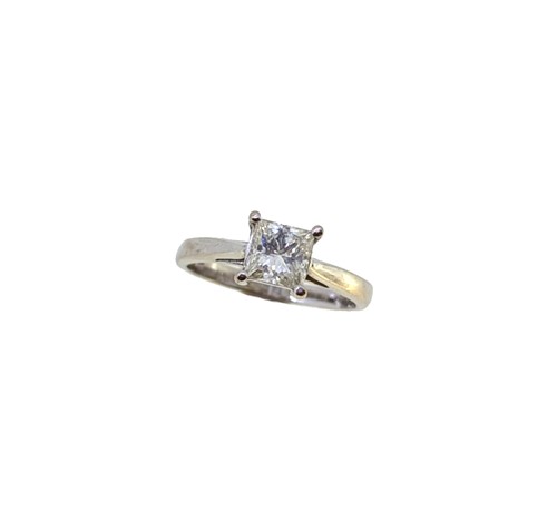 Lot 214 - An 18ct gold single stone fracture filled princess cut diamond ring