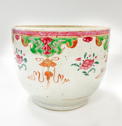 Lot 22 - A Chinese famille rose porcelain bowl, Qing Dynasty, circa 1800