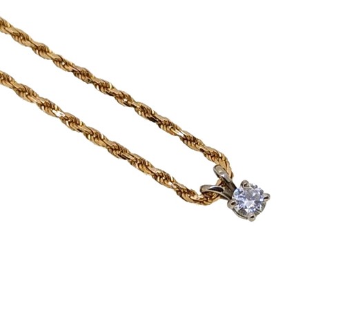 Lot 169 - A single stone diamond pendant and chain