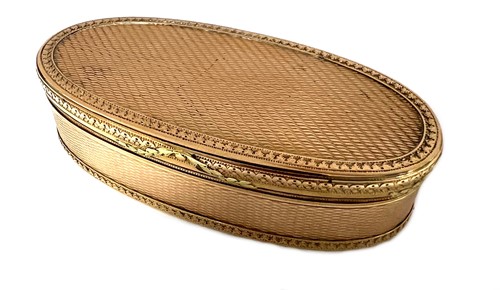 Lot 414 - A (probably) 18th century French metalwares two-colour snuff box